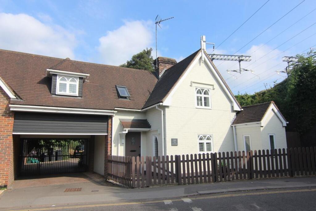 Main image of property: Whitchurch Road, Pangbourne, Reading, Berkshire, RG8