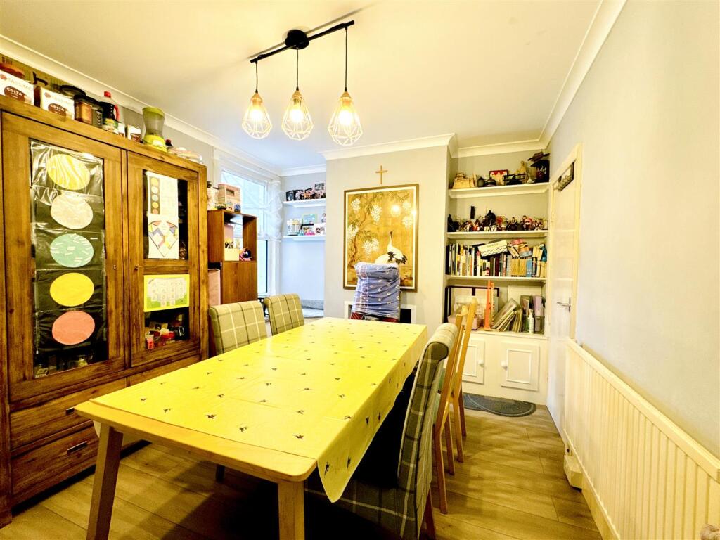 Pitcroft Avenue, Earley, Reading - View 2