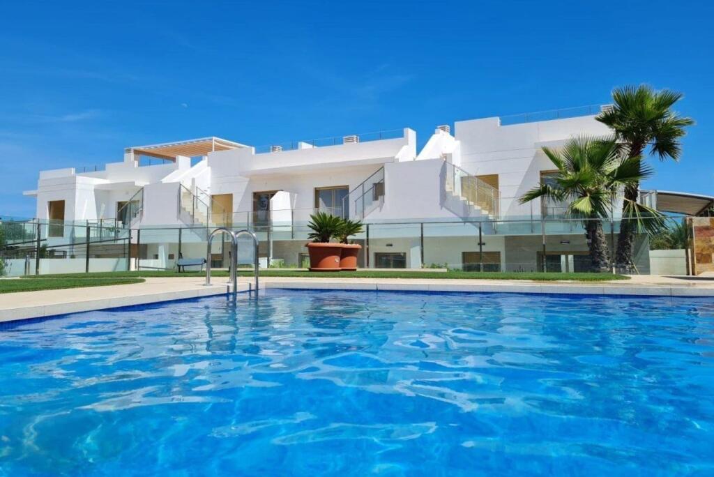 Main image of property: Valencia, Alicante, Pilar de la Horadada