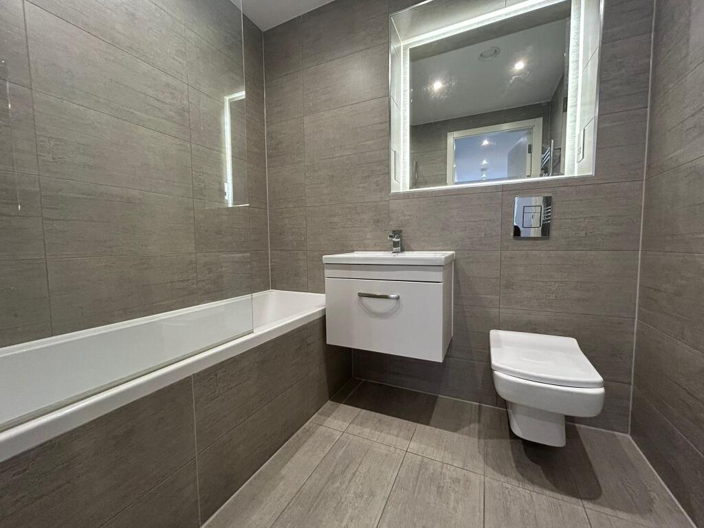 Apartment in Reading, Greenham - View 4