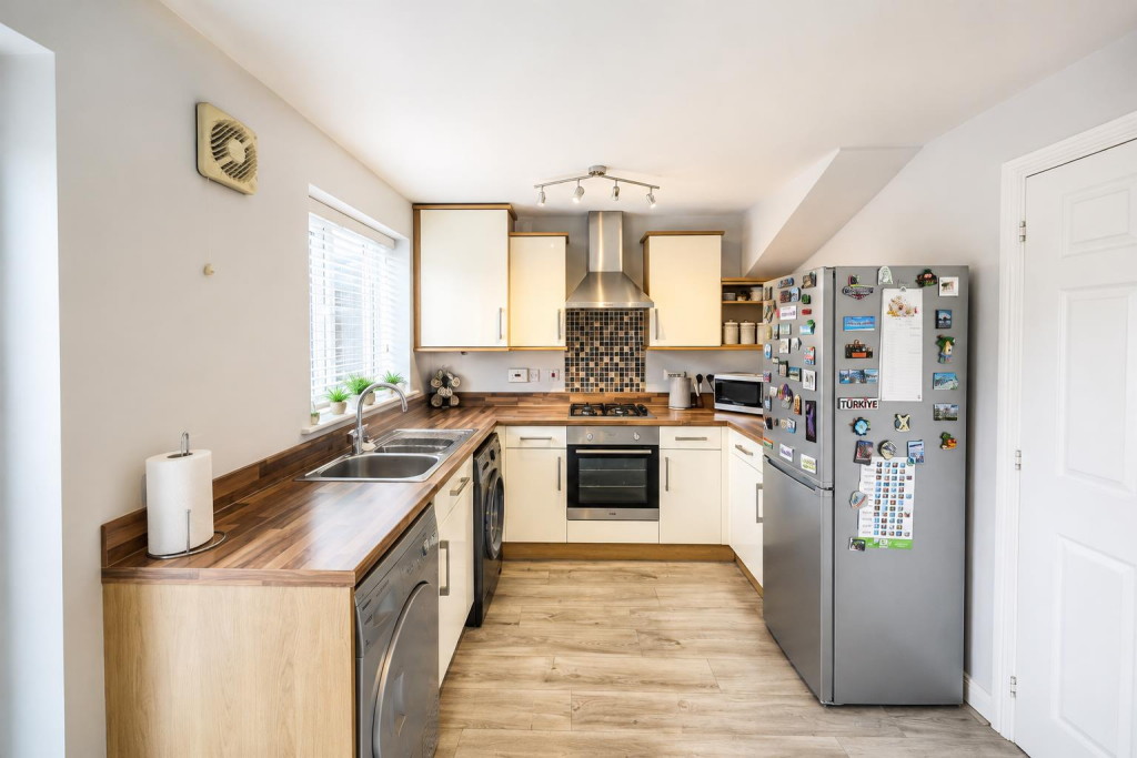 House in Hull - View 4