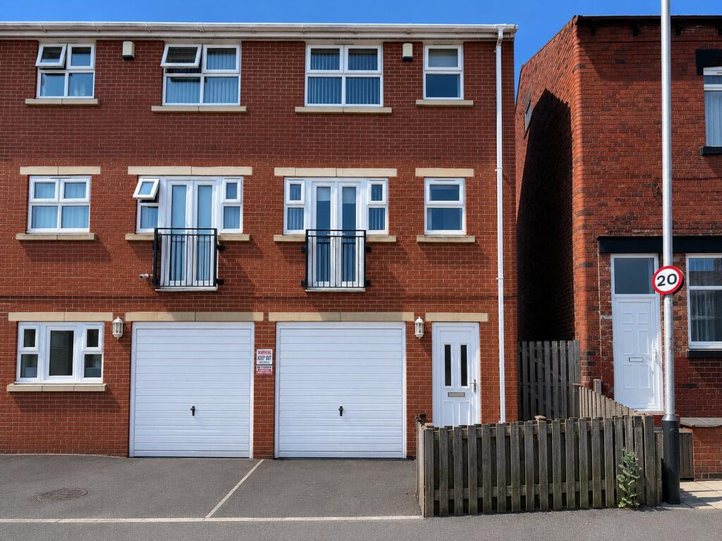 Main image of property: Cow Close Road, Farnley, West Yorkshire, LS12