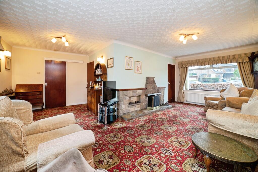 House in Mansfield, Nottinghamshire - View 4