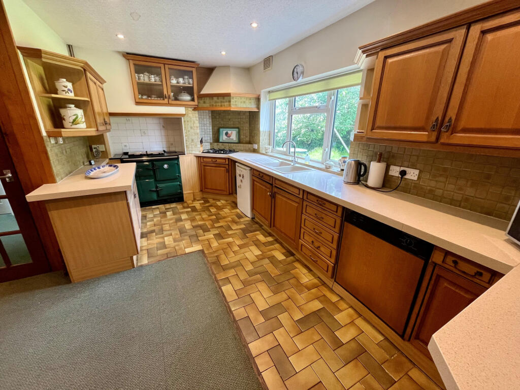 House in Brough, Ellerker - More