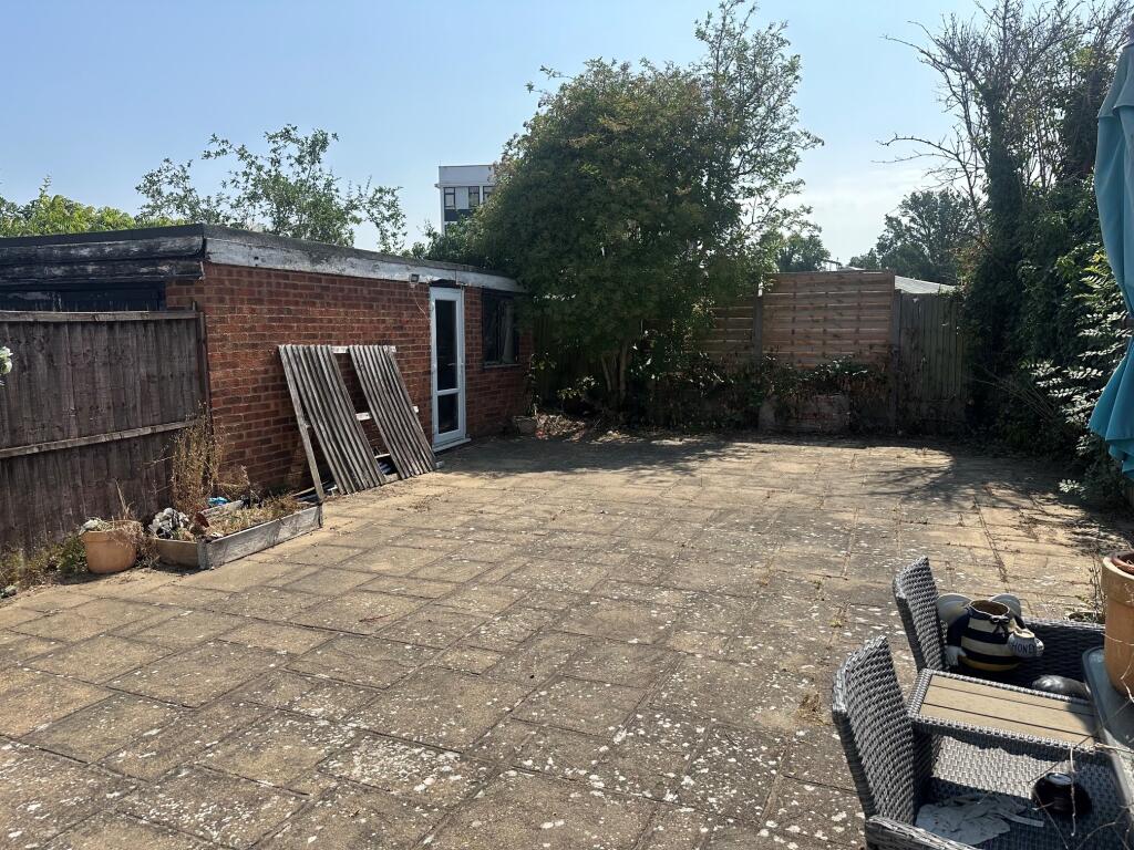 Church Road, Harold Wood, Romford photo 2