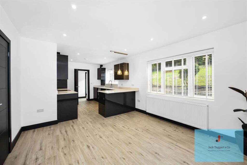 Rotherfield Crescent, Brighton - View 4