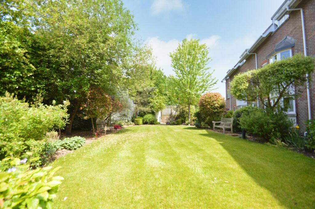 Bridge Street, Walton-on-Thames, KT12 photo 2