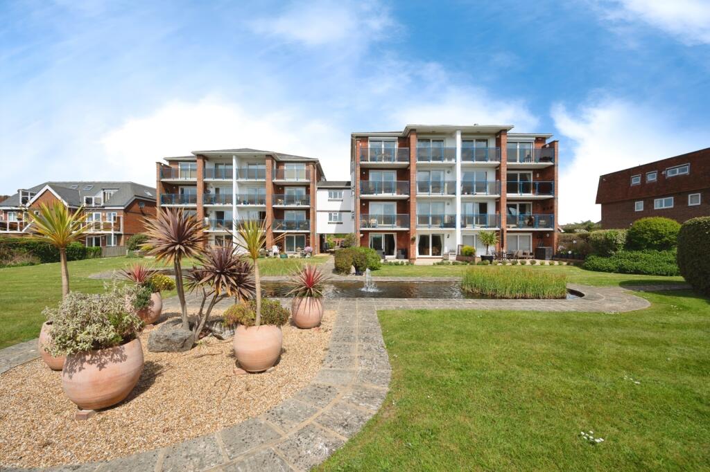 3-bed flat on Sea Front, Hayling Island, Hampshire, PO11, £400,000