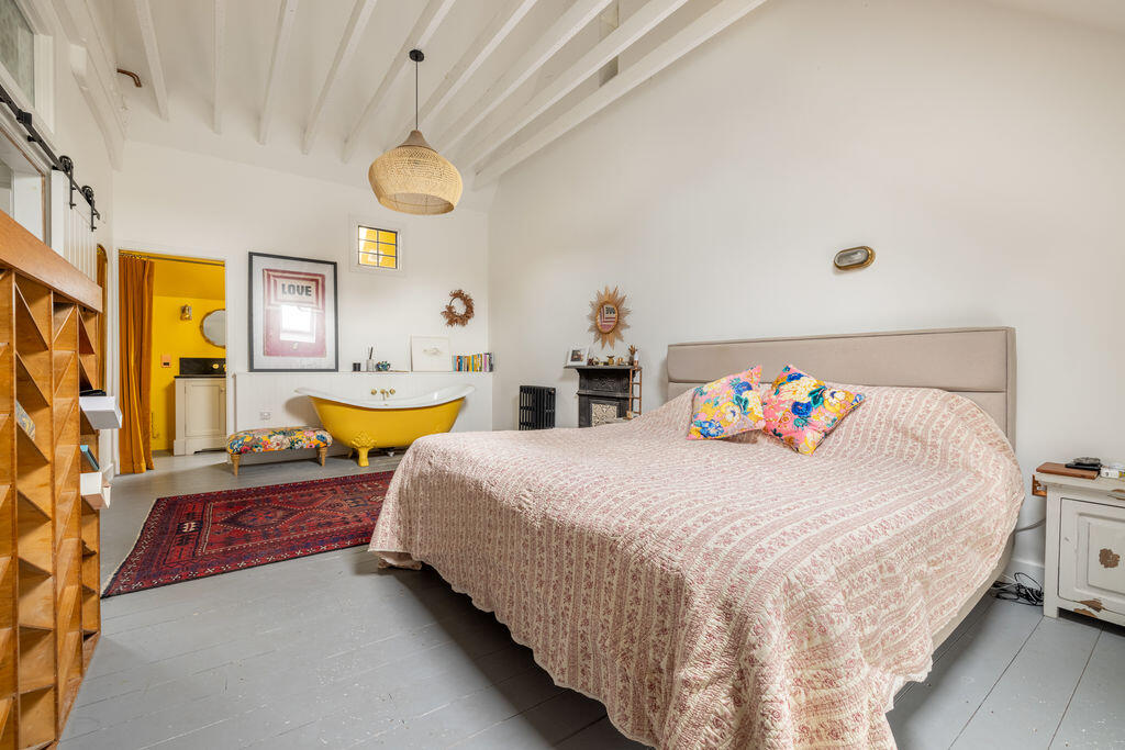 Additional image 14 of Unique 6 bedroom detached property on Bruton High Street