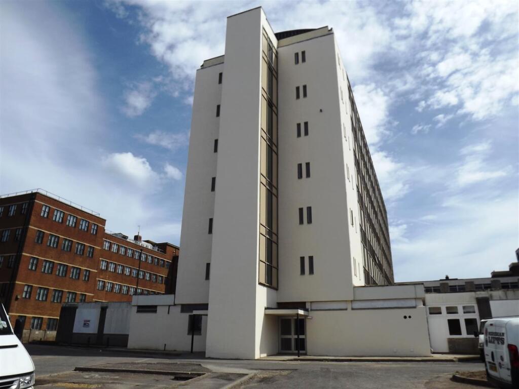 Additional image 4 of Studio, Bills Included!