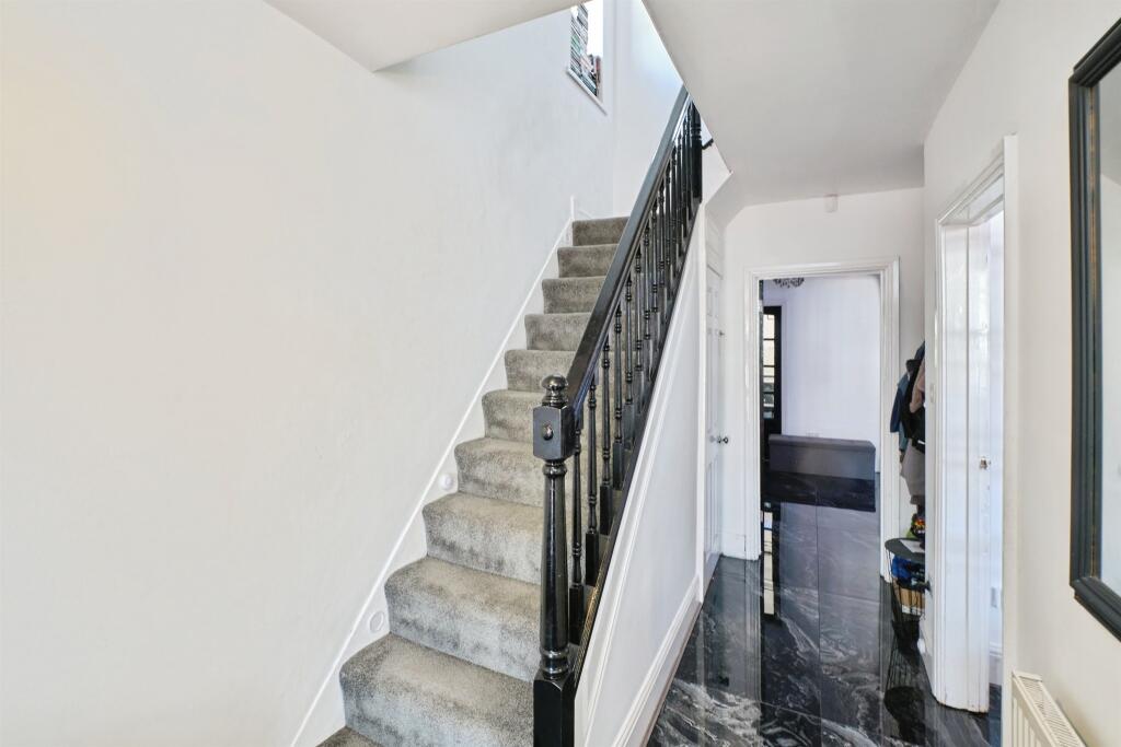 House in Birmingham, West Midlands - View 5
