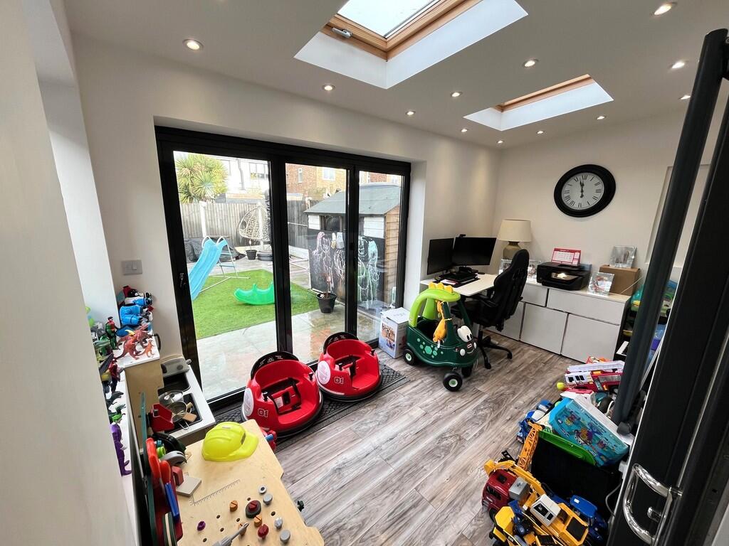 House in Nuneaton and Bedworth, Mount Pleasant - More