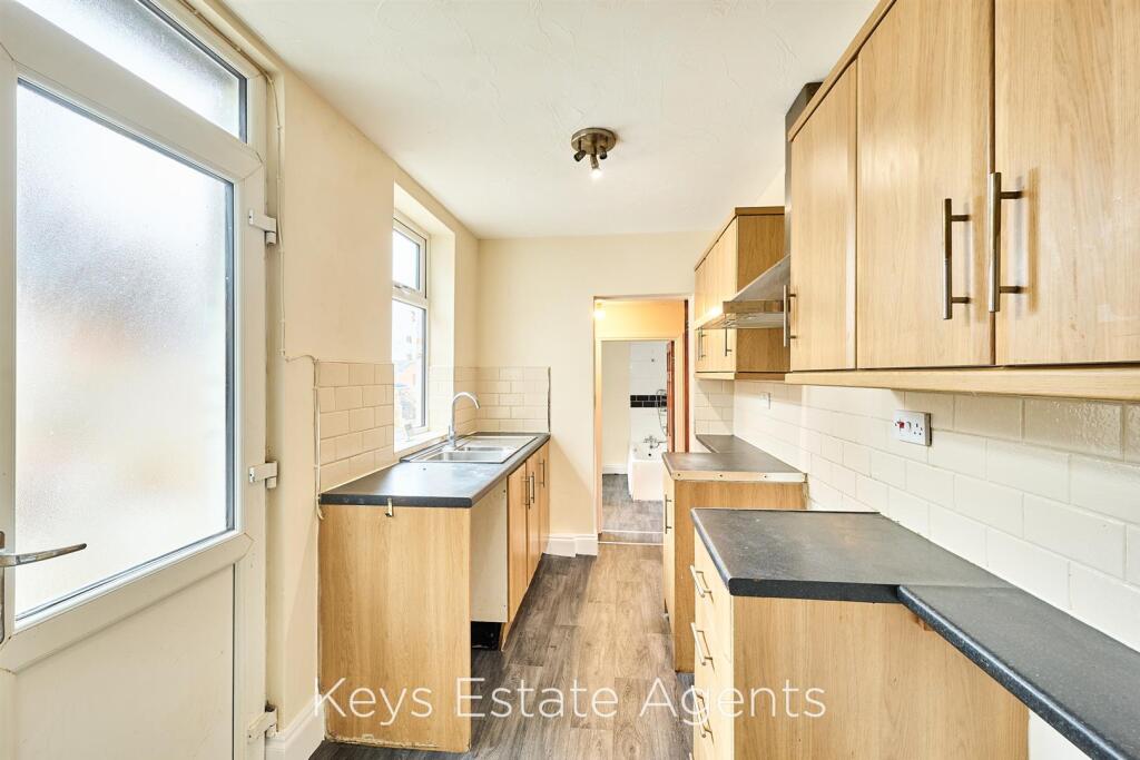 House in Stoke-on-Trent - More