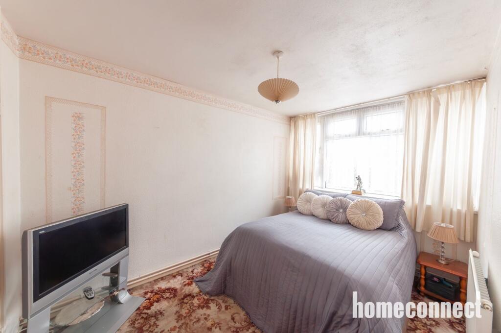 Carron Close, London, E14 - View 6