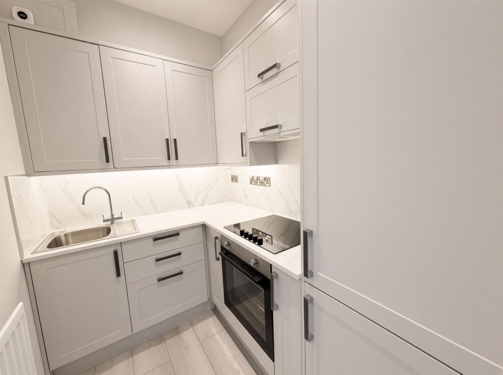 Apartment in Stockport - View 2