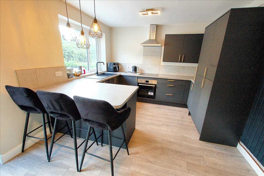 8 Sycamore Street, Bufferland, Pembroke Dock photo 2