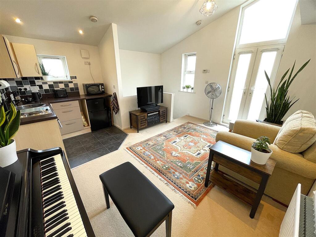 House in York - View 2