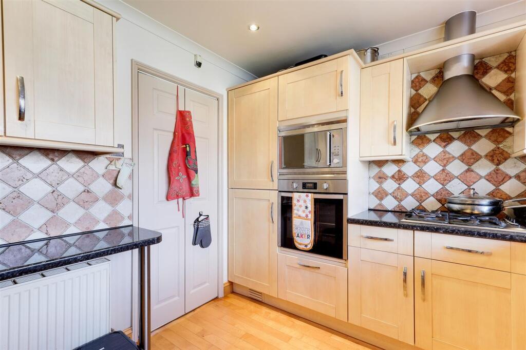 Fairway Drive, Nottingham, NG6 photo 4