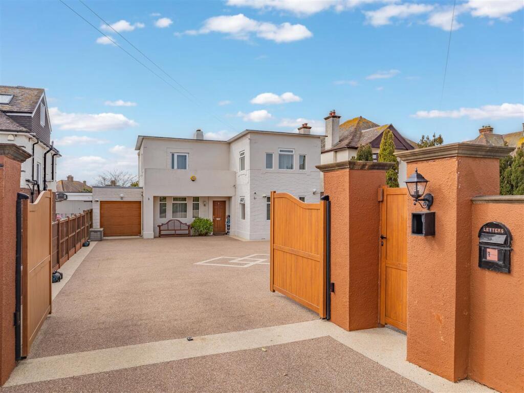 Main image of property: Dorchester Road, Redlands