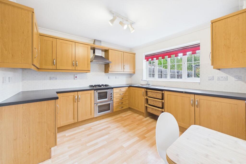 House in Oundle, North Northamptonshire - View 5