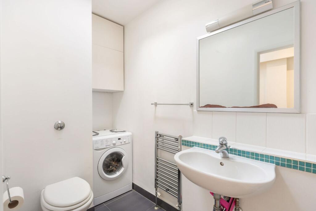 Apartment in Twickenham - More