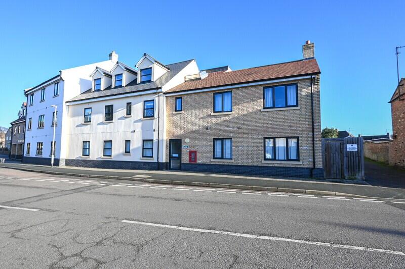 2-bed flat on St Judes Court, Whittlesey, Cambs, £159,995