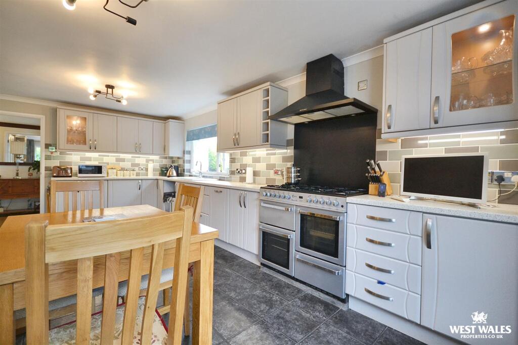 Llwyncoed Road, Blaenannerch, Cardigan photo 4