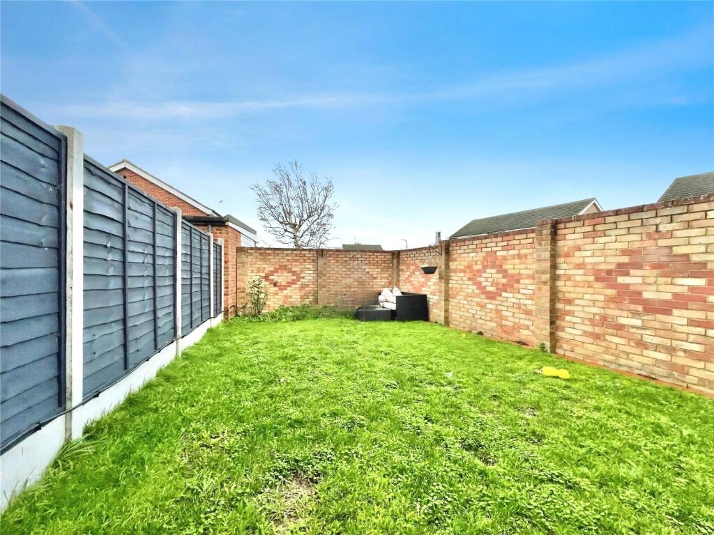 House in Bromley - More
