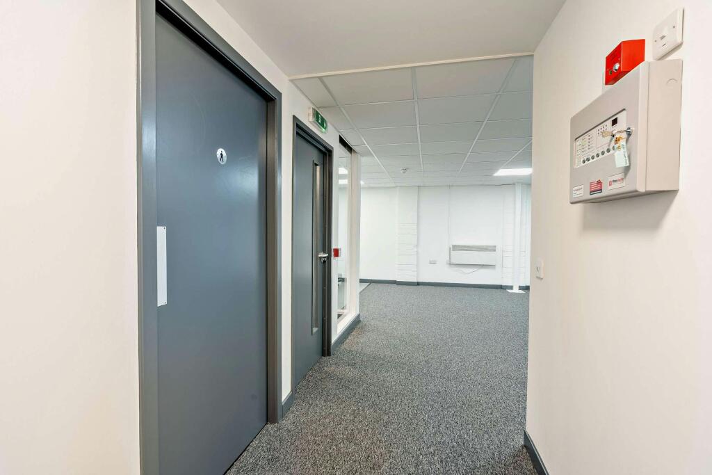 8636726interior02800.jpg