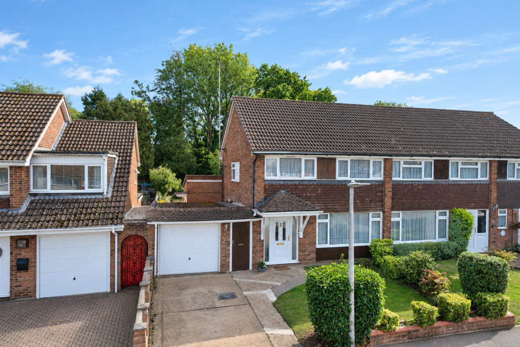 Main image of property: Green Dell Way, Leverstock Green, Hemel Hempstead, Hertfordshire, HP3 9PS