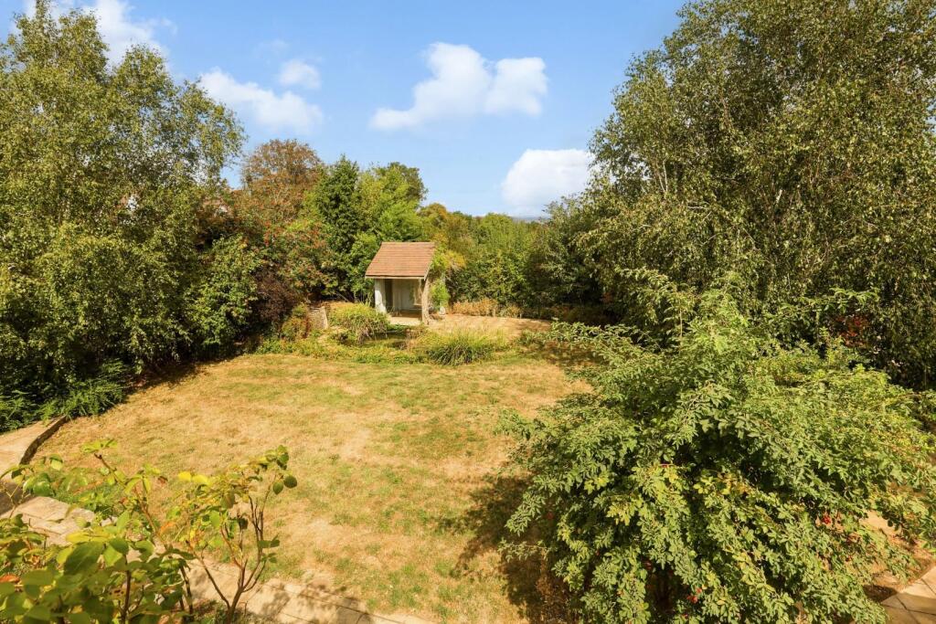 House in Gloucester - View 4