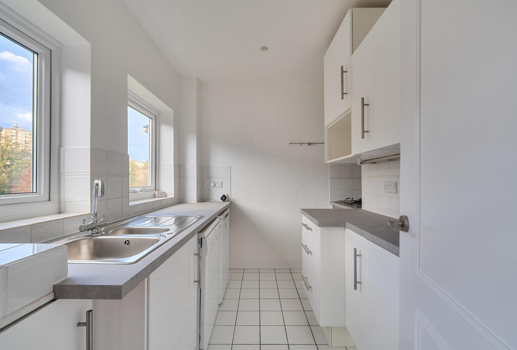 Apartment in Bath, Bathwick - View 4