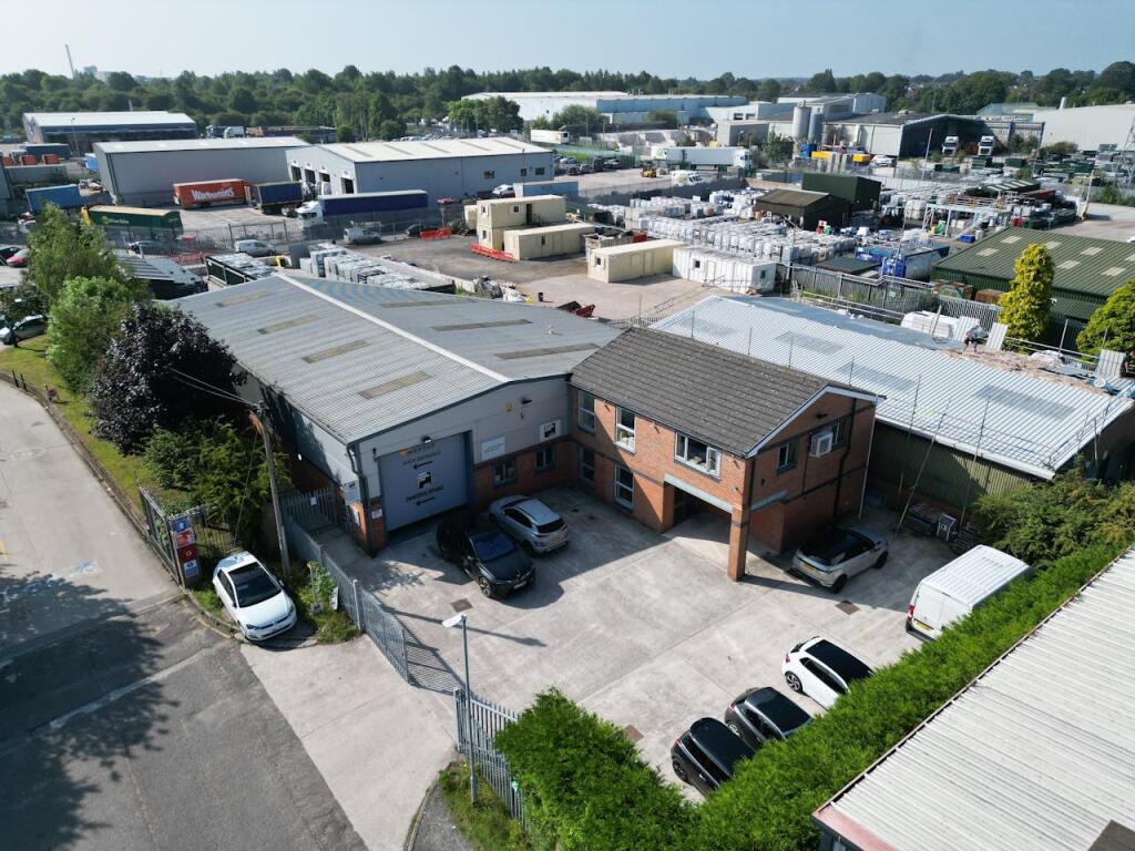 Main image of property: 4C Brooks Lane, Middlewich, CW10 0JG