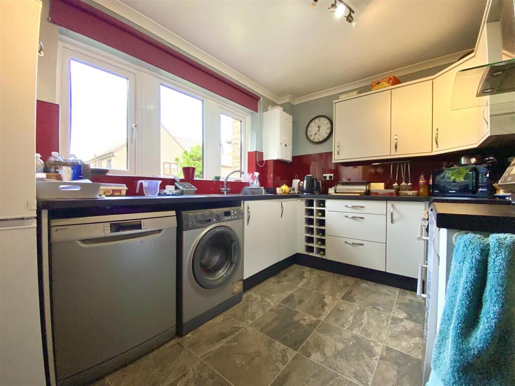 House in Calderdale, Greetland, Lindwell - View 3