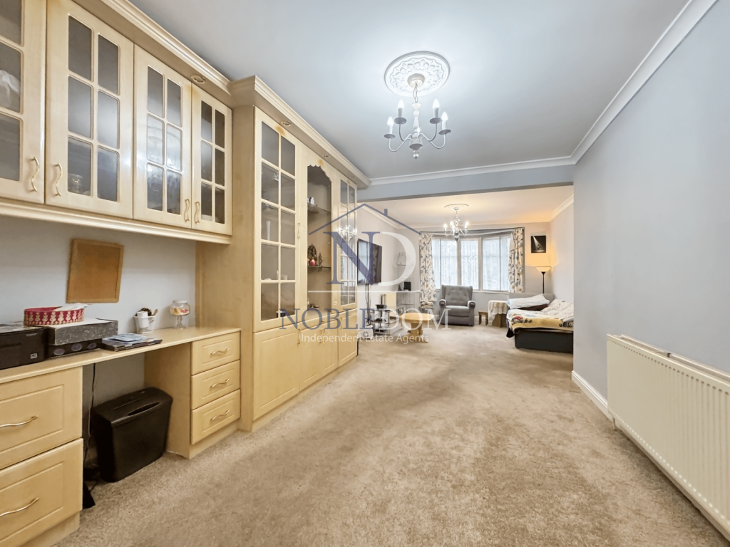House in London, Hounslow West - View 4