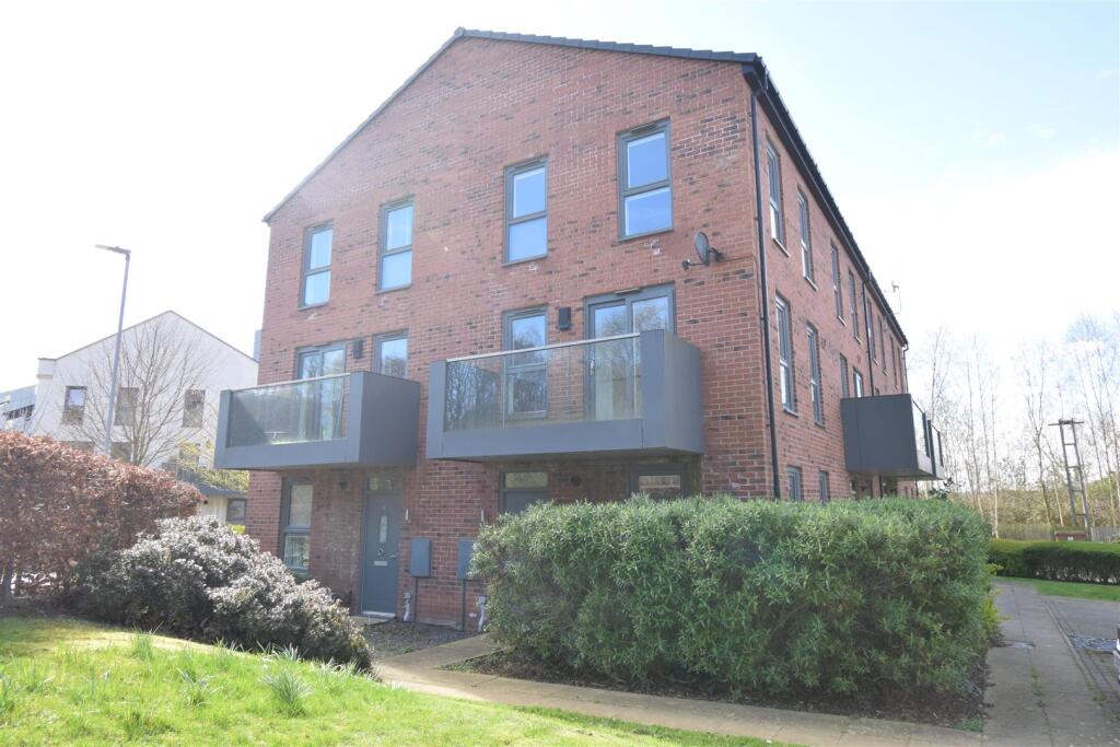 Main image of property: Finchdale Close, Wakefield, WF1 2GB