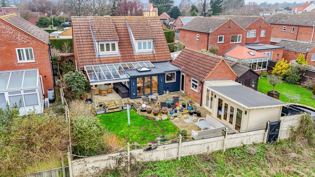 Woodside Avenue, Heacham photo 2