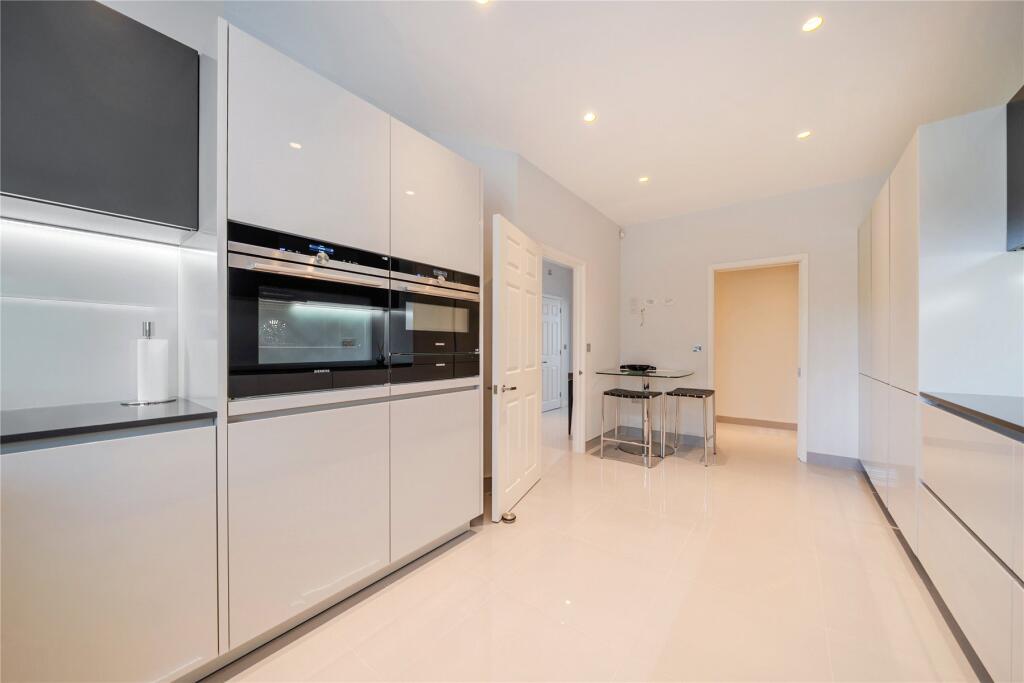 House in London - View 3