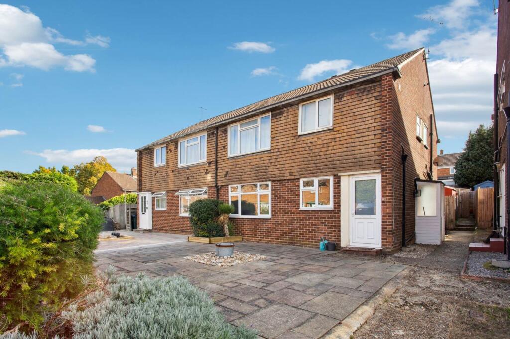 Main image of property: High Road, Leavesden, WD25