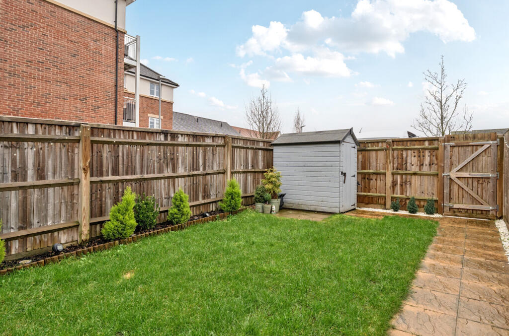 Dalley Road, Wokingham, Berkshire, RG40 photo 4