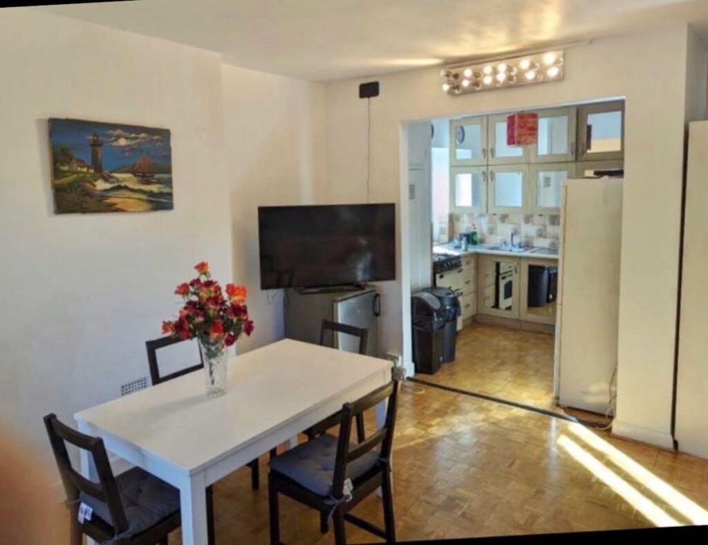 Apartment in London - View 3