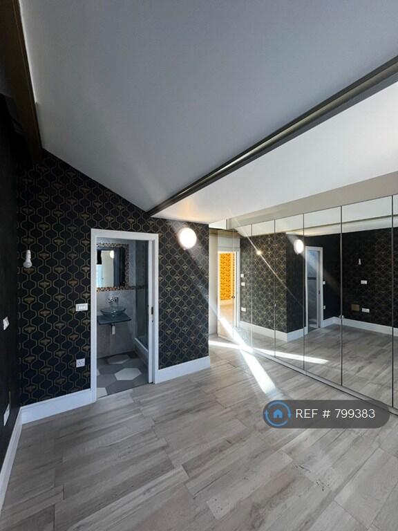 Apartment in London - View 3