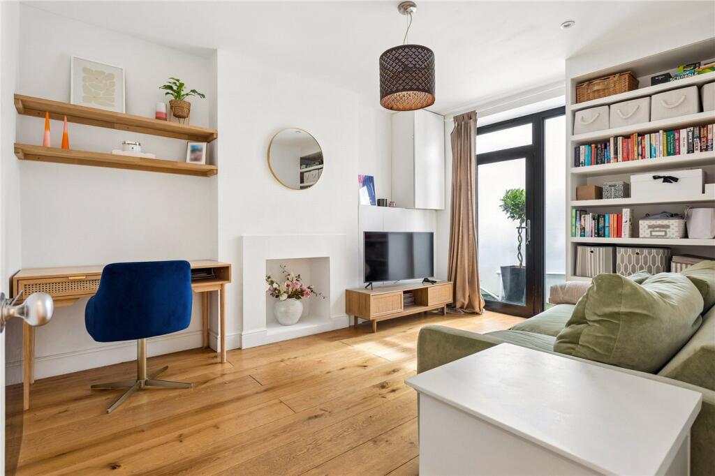 Apartment in London - More
