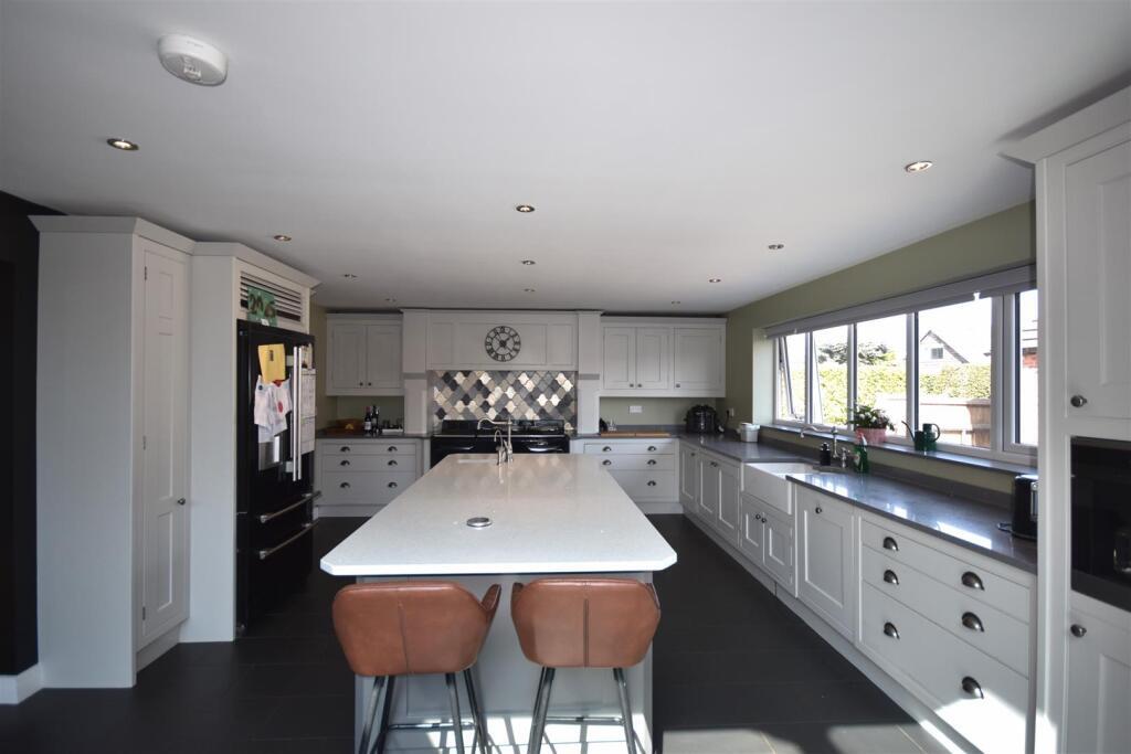 House in Doncaster - View 4