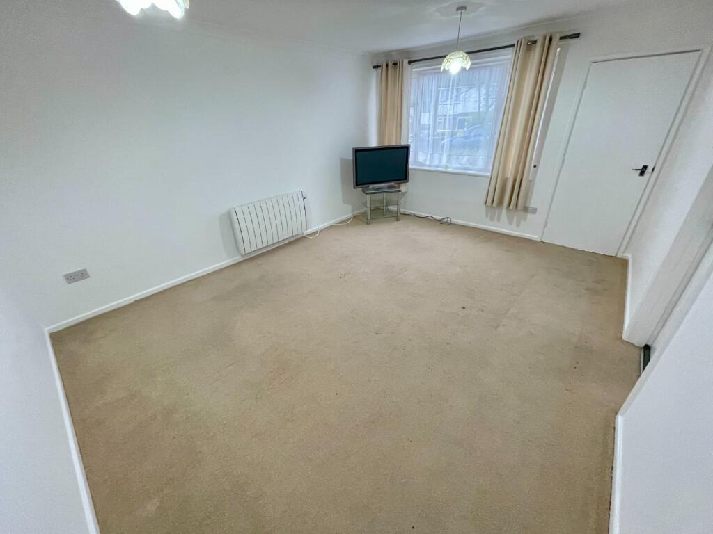 Apartment in Luton - View 3