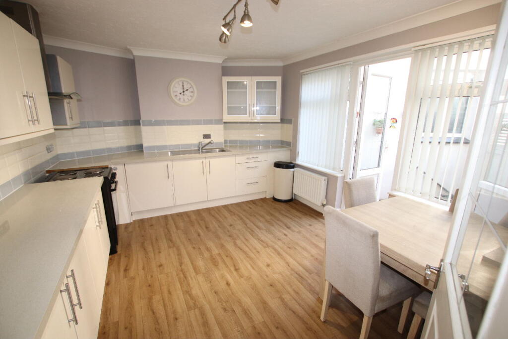 Holland Road, Clacton on Sea, CO15 photo 2