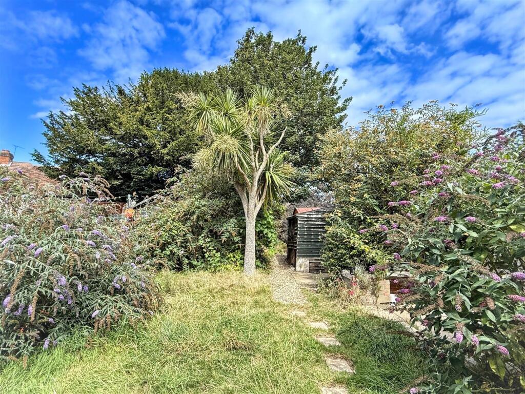 Beechy Avenue, Eastbourne photo 4