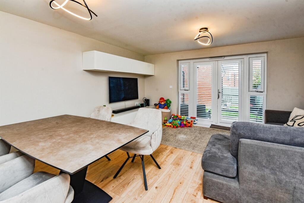 Berengaria Close, Westbury photo 5