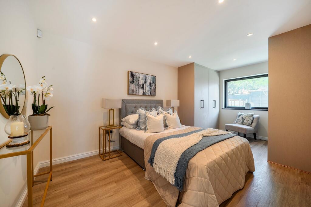 House in Watford - View 4