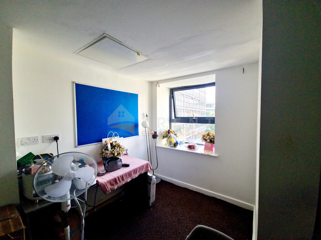 Apartment in Nottingham, Hockley, The Meadows - View 4
